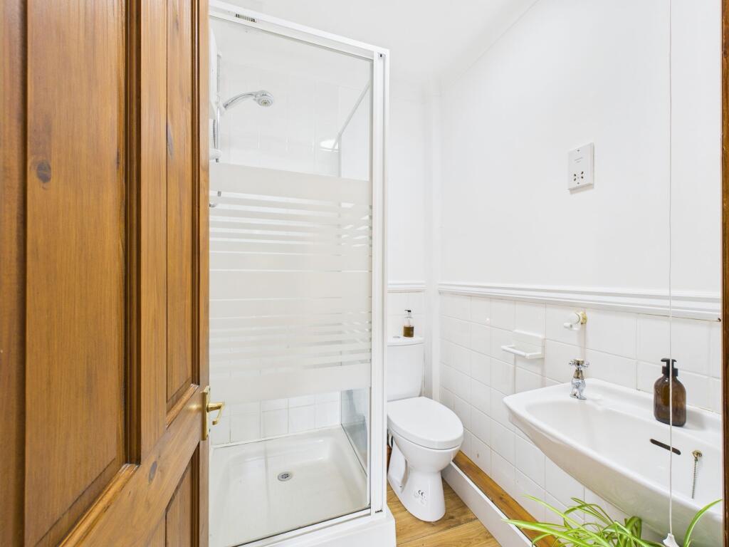 En Suite 2
