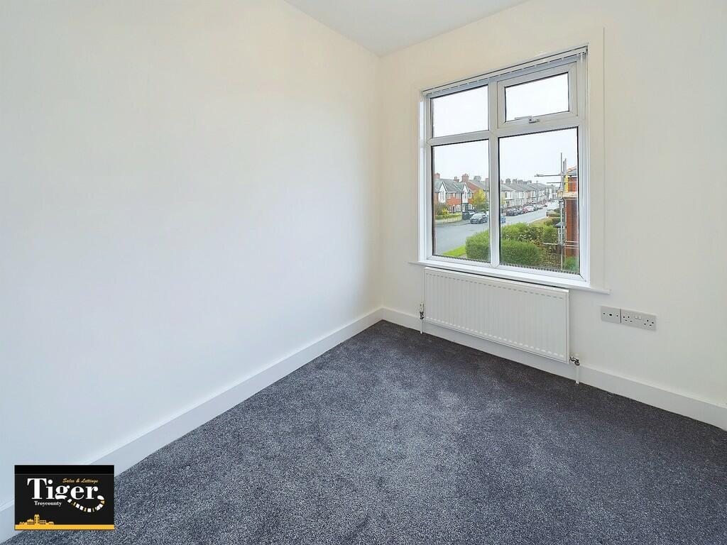 CAM02176G0-PR0389...