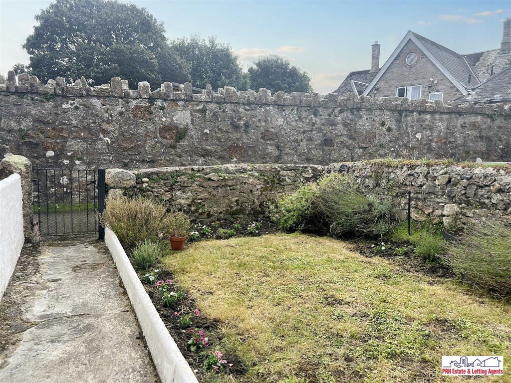 Gardens &amp; Elevations