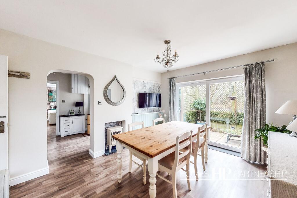 Annexe/dining room/bedroom