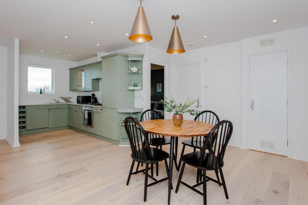 13 Yarlington Court-LR-51.jpg