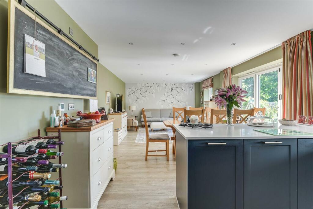 Joyce Frankland Close-19.jpg