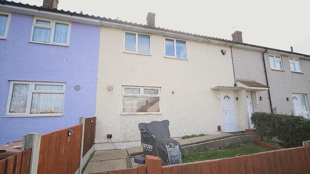 Plaistow Close, Stanford-Le-Hope, Essex, SS17