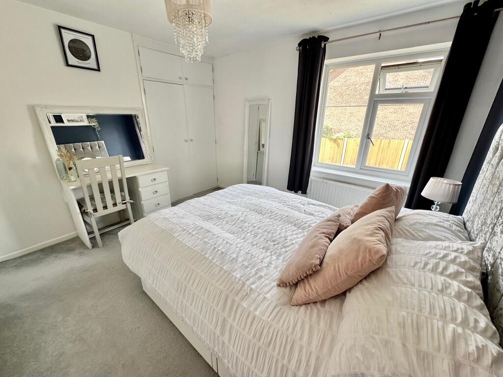 IMG-20250822-WA00...