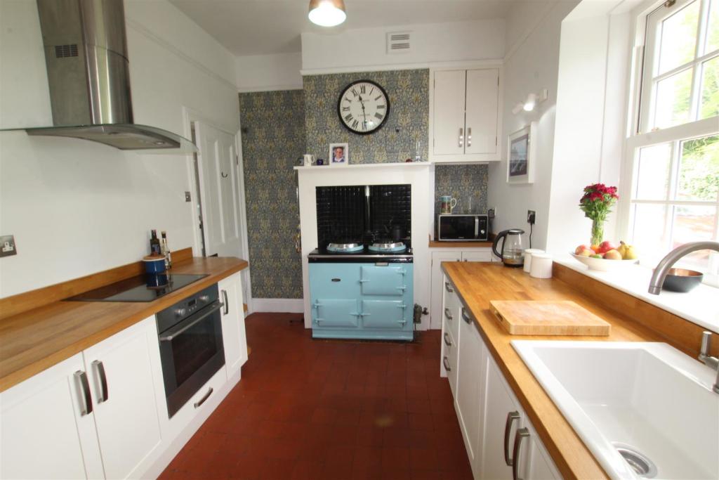 kitchen 1.JPG