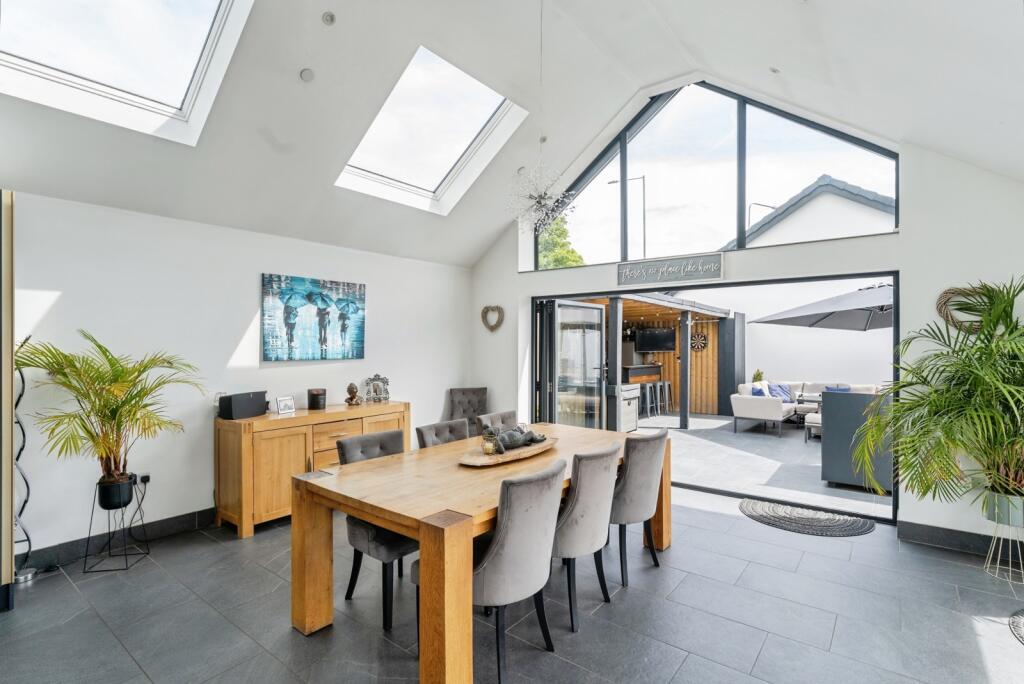 Kitchen/ Family Room