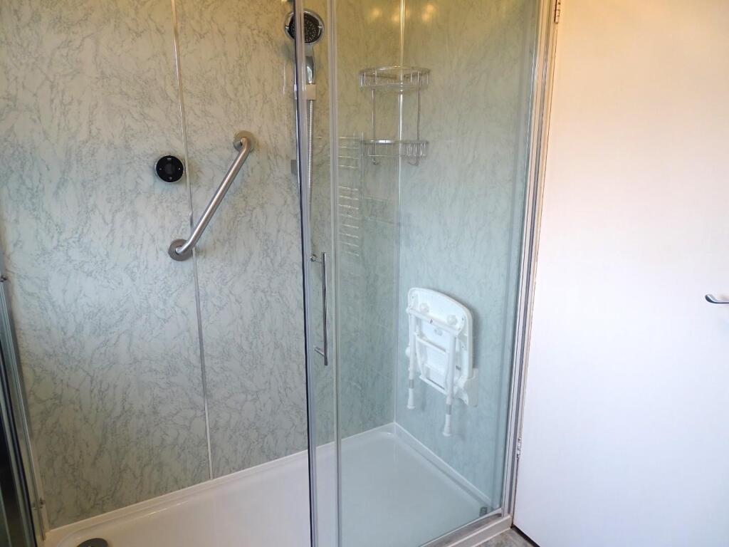 SHOWER UNIT
