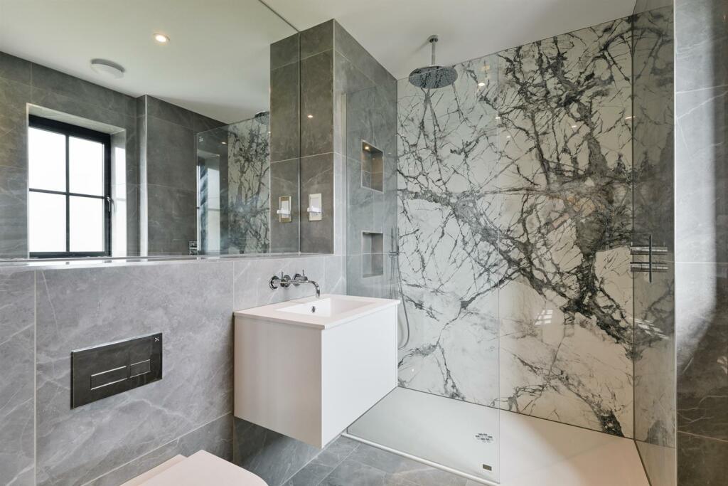 Master Ensuite