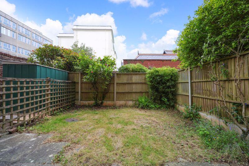 Garden (Garden flat)