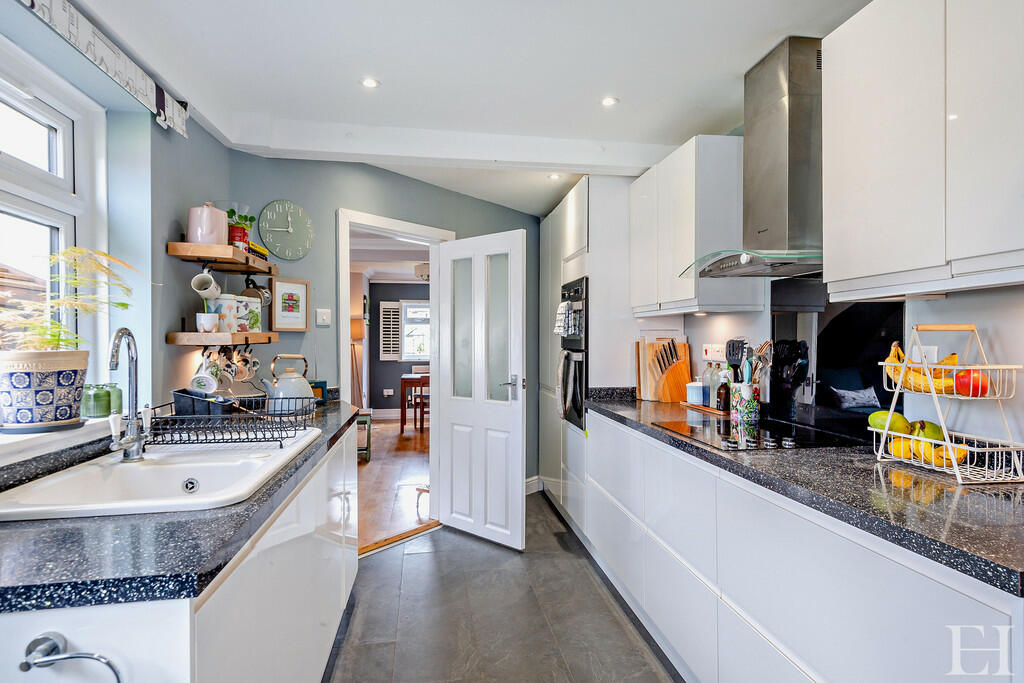 8619074-interiorW...