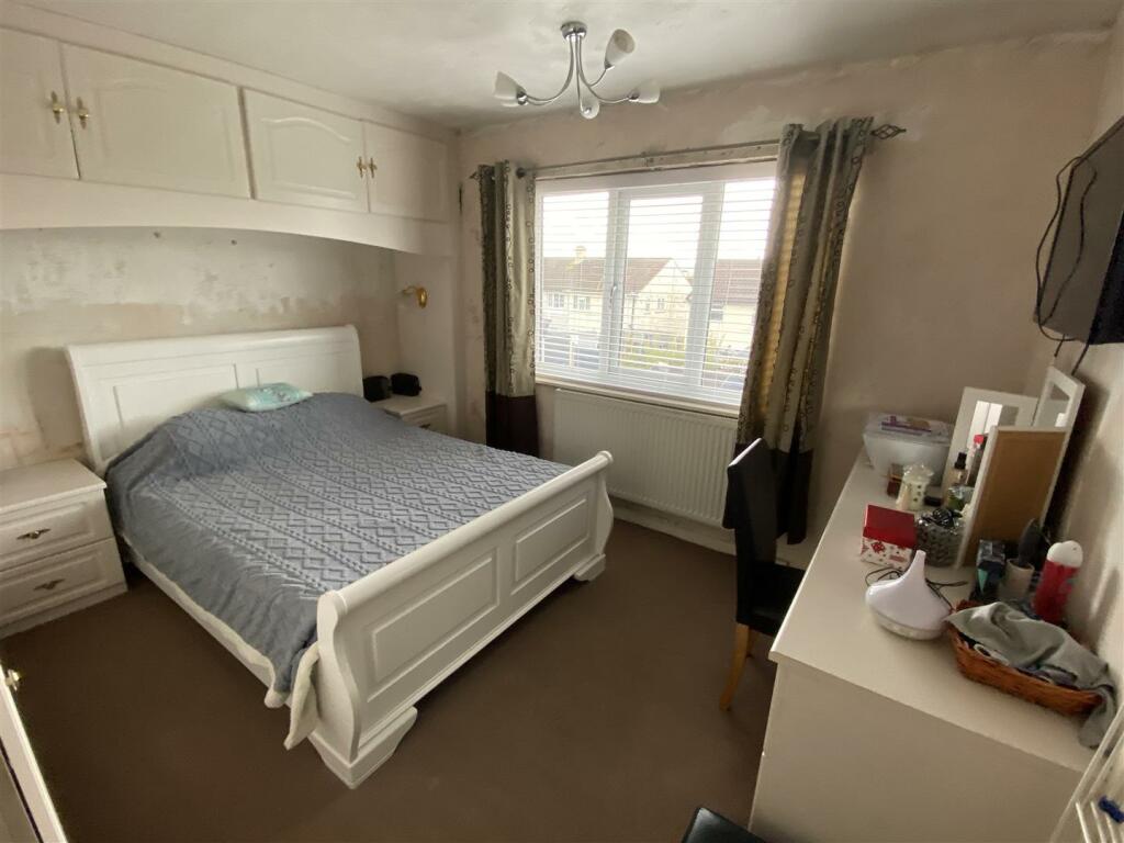 Bedroom no.1 rear double: