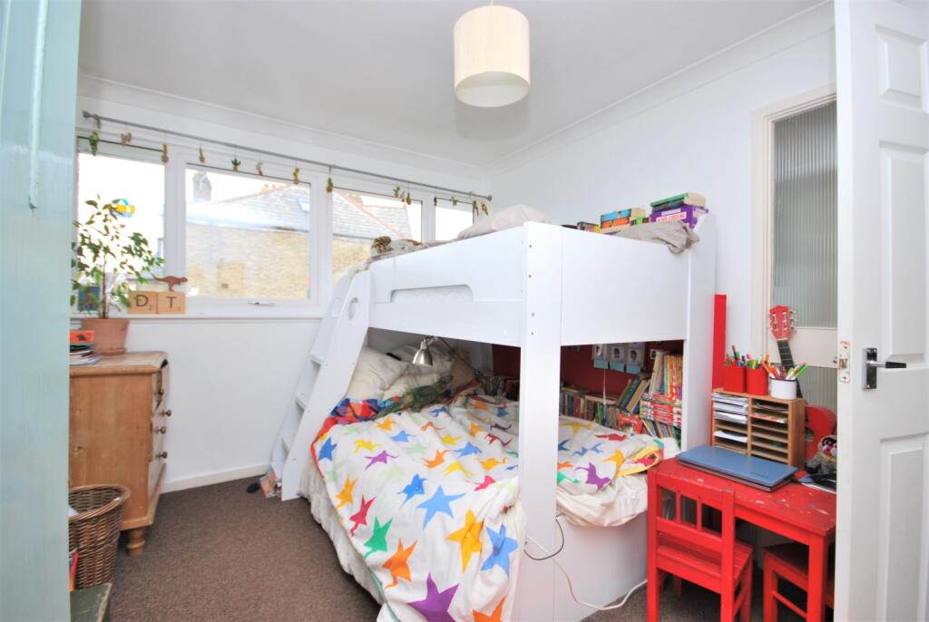 2nd bedroom