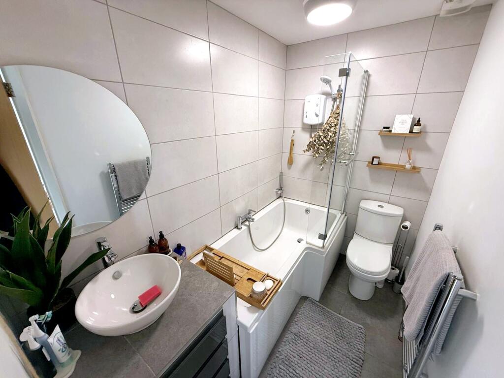 aa969e40-50b7-49ba-85c5-27f9dacb7910