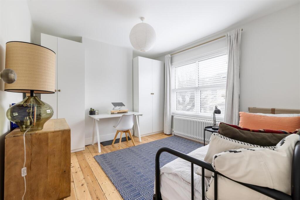 Fourth Avenue E12