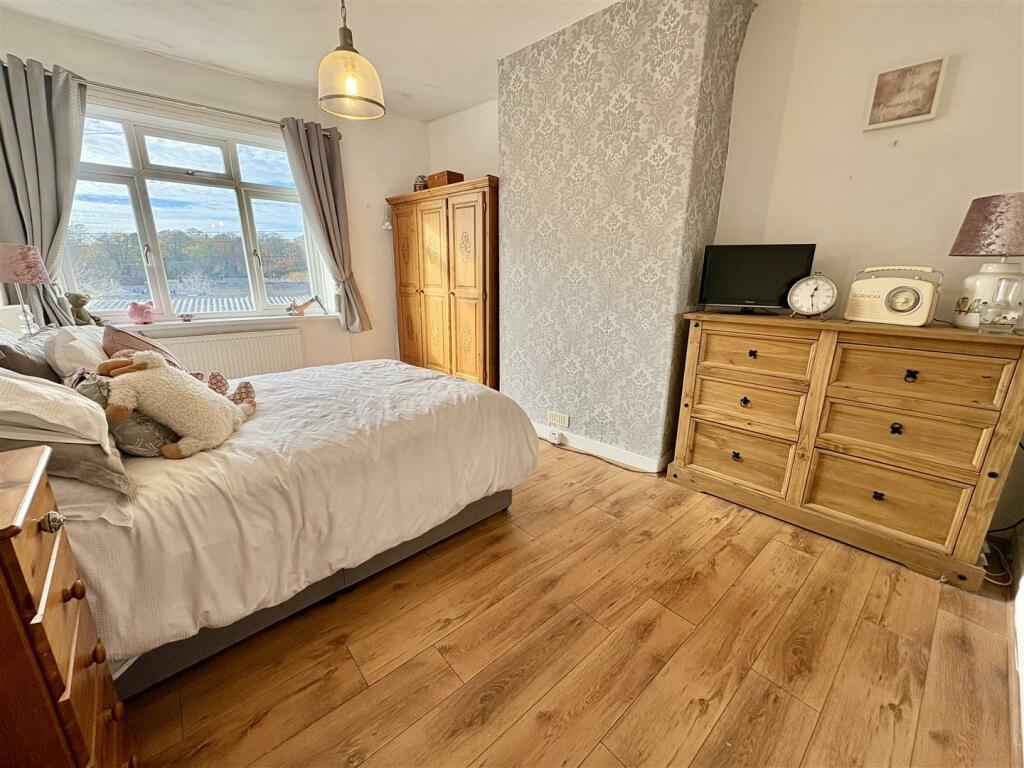 Bramleys Estate Agents - Field Top - Bailiff Bridg