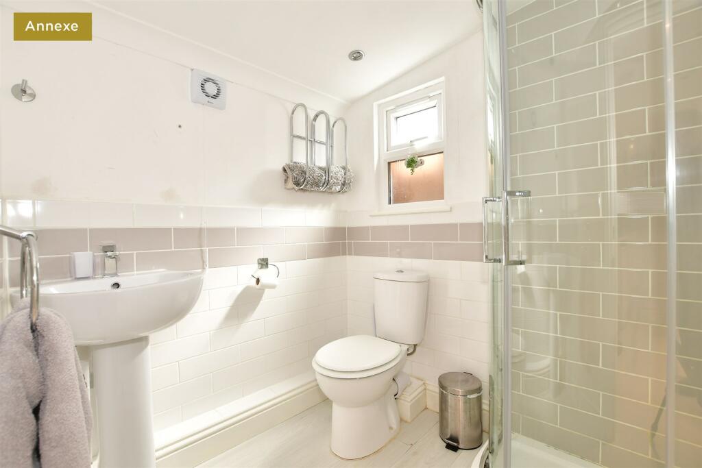 Annexe Bathroom