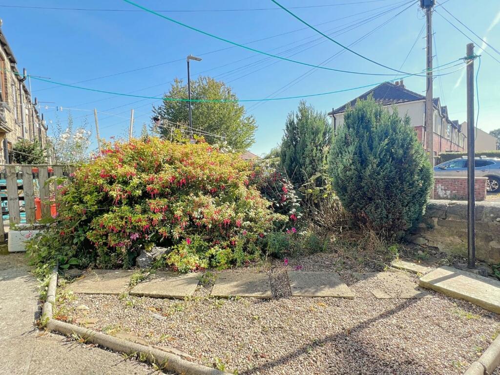 FRONT GARDEN