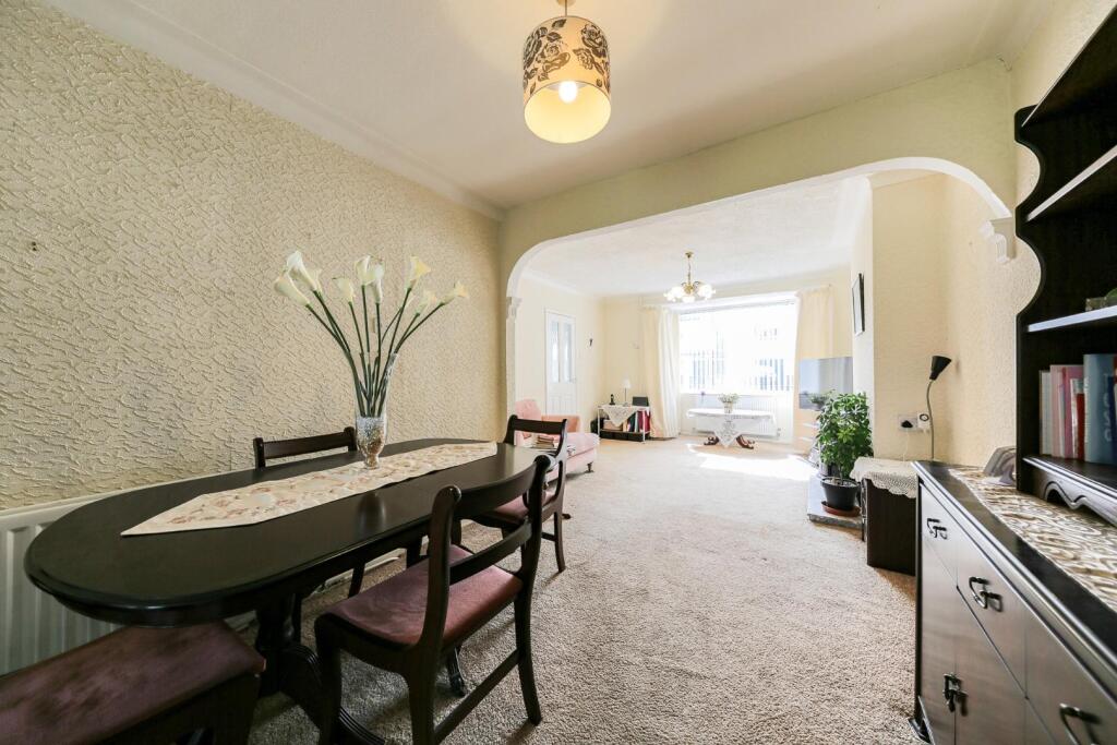 Living / Dining Area