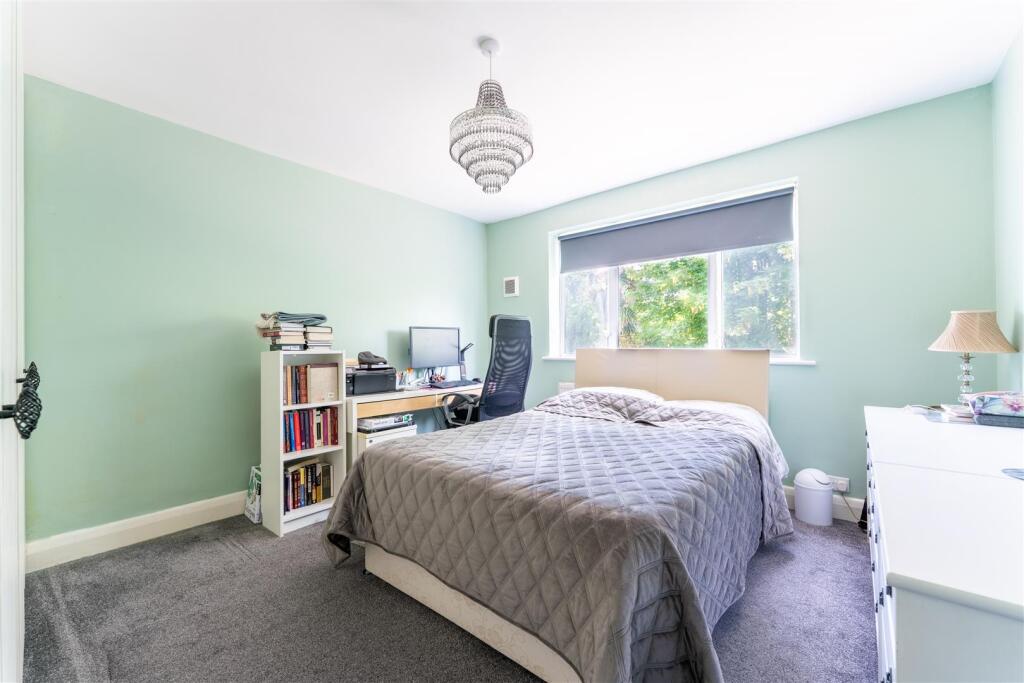 7 Campbell Bed 1.jpg