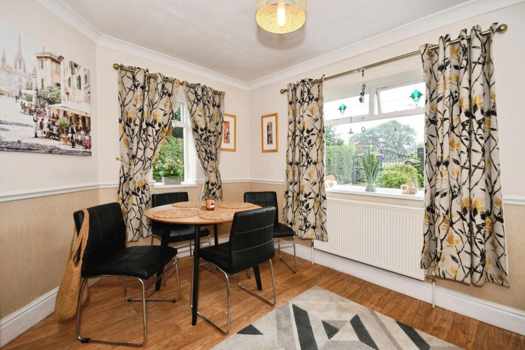 DINING ROOM.jpg