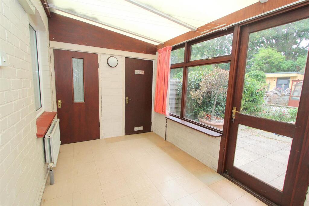 SUN ROOM.JPG