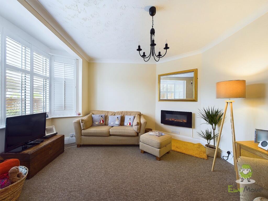 CAM01543G0-PR0100-STILL003