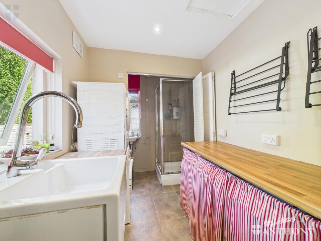 CAM03218G0-PR0624-STILL006