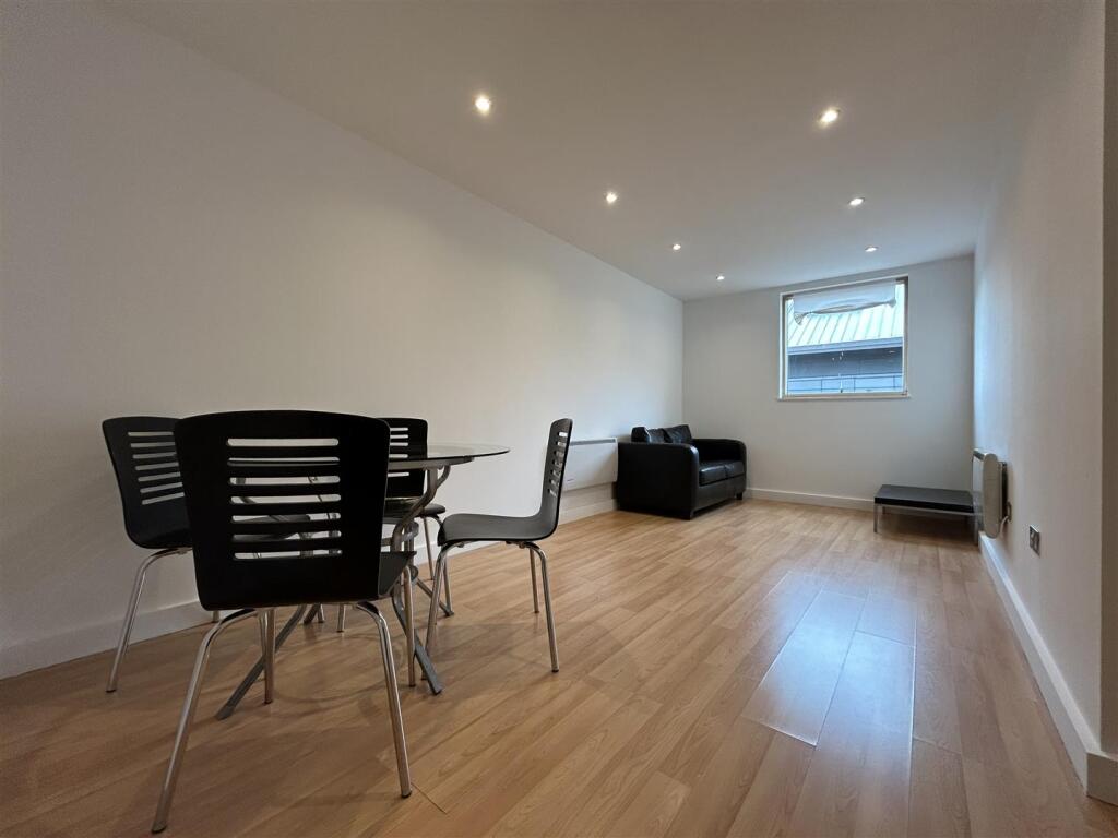 Livingroom.jpeg