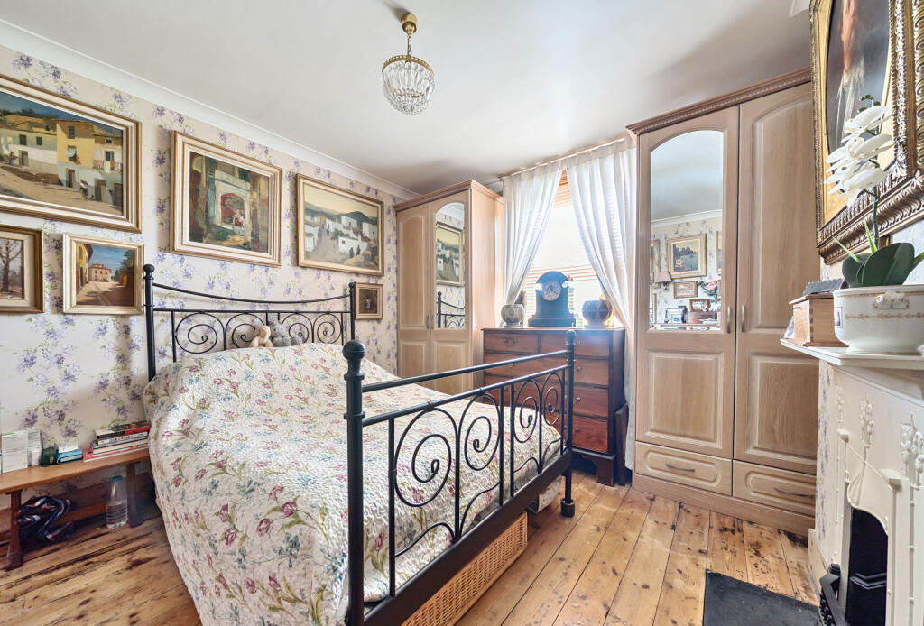 1307110-2-684b0f6...