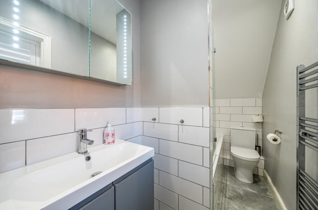 1385074-7-6925cca...