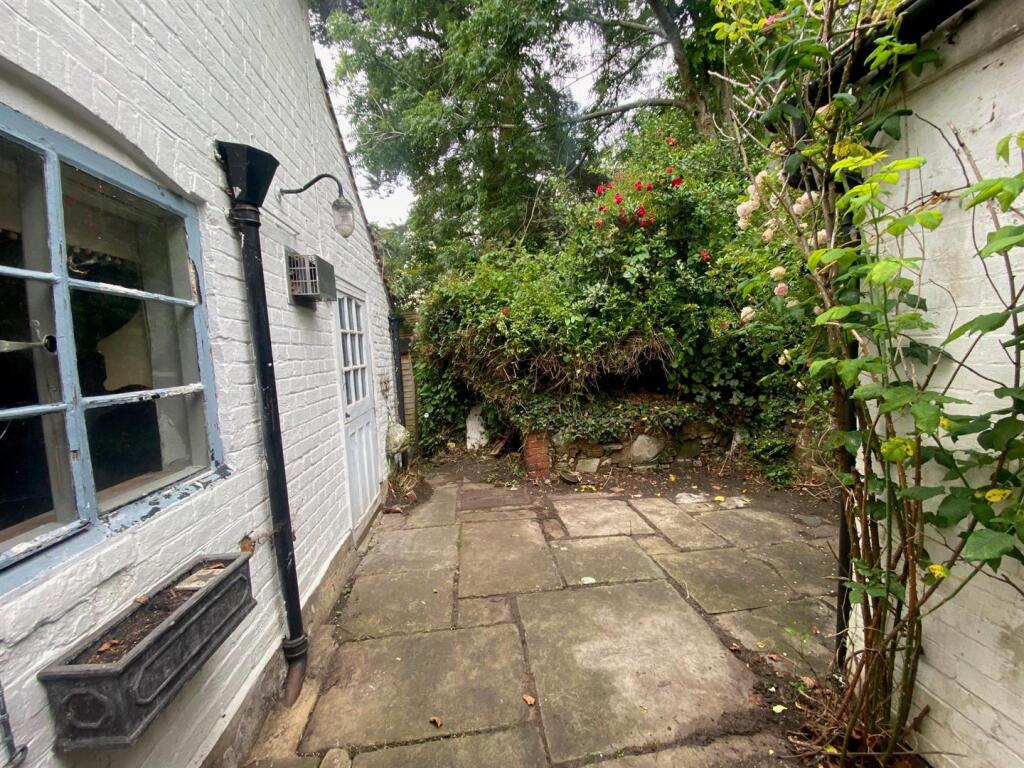 courtyard 2 1 the steps.jpg