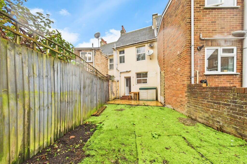 857e8b2c-CAM01085...