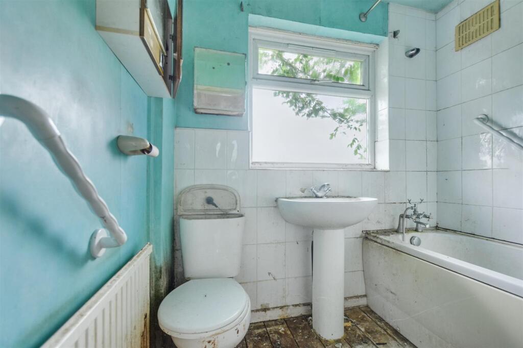 Bathroom.jpeg