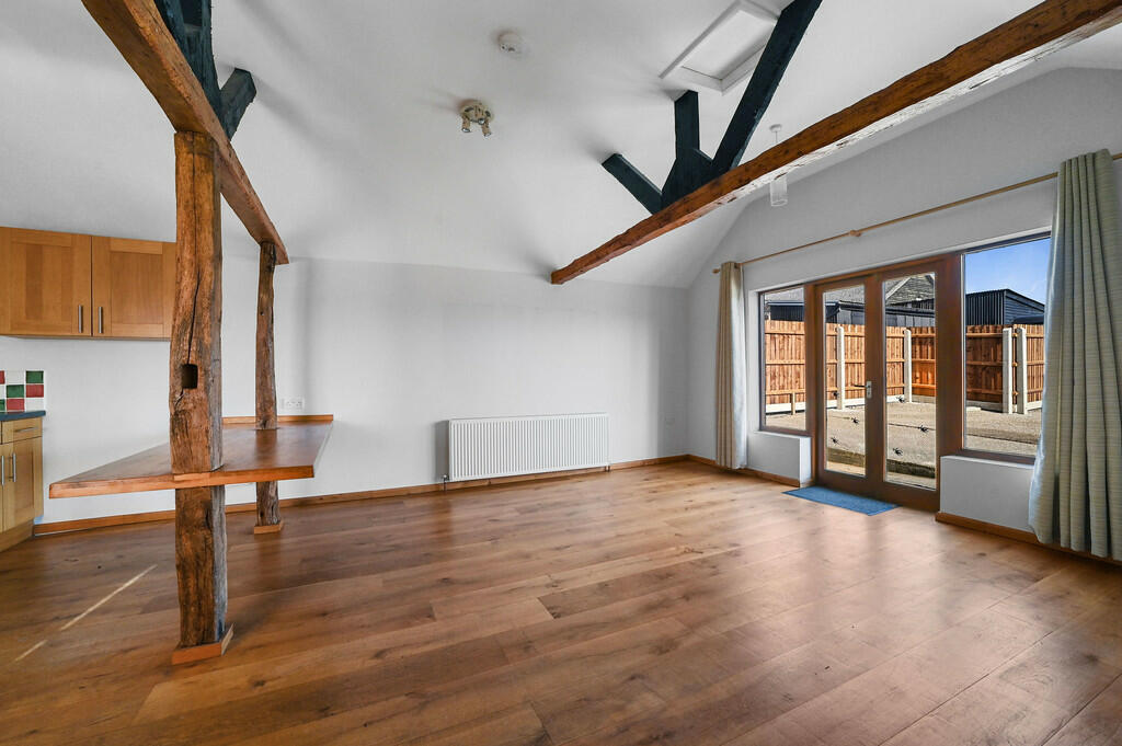 PT-TV-HillTopHous...