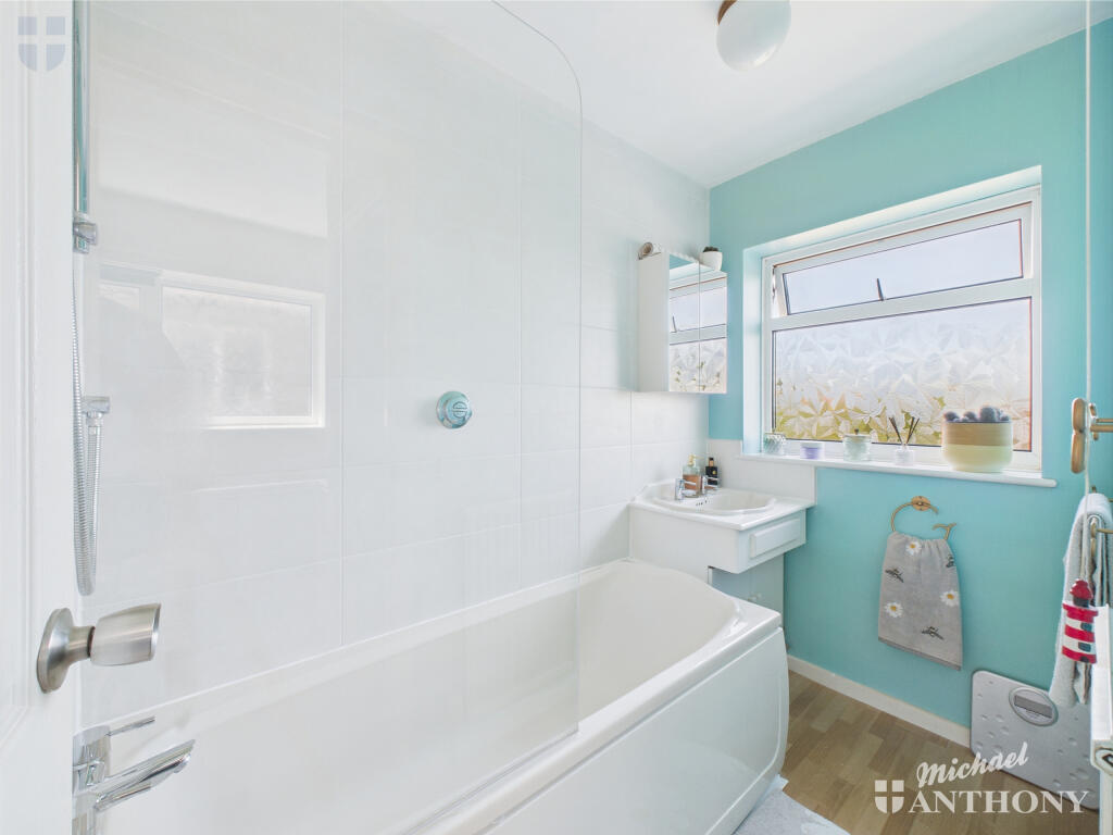 CAM03218G0-PR0646-STILL012