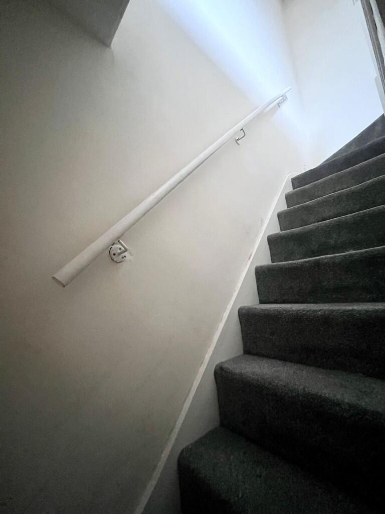 eea33f1d-27b4-47f...