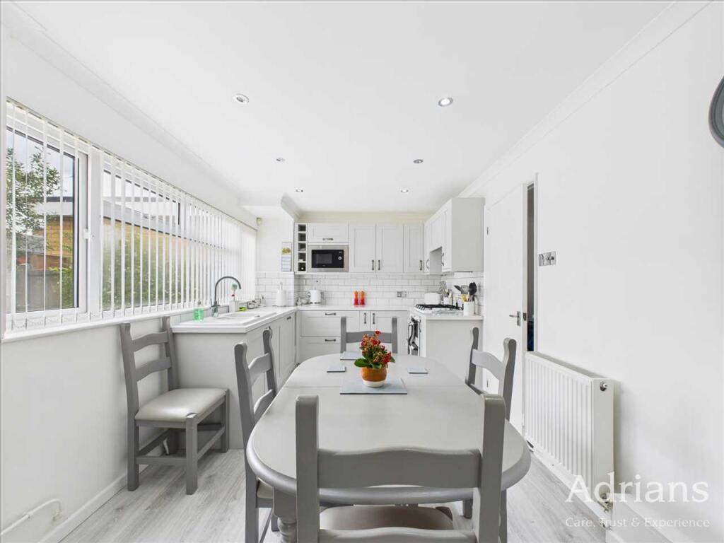 KITCHEN /