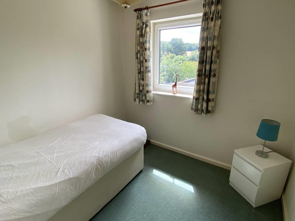 bed3.jpg