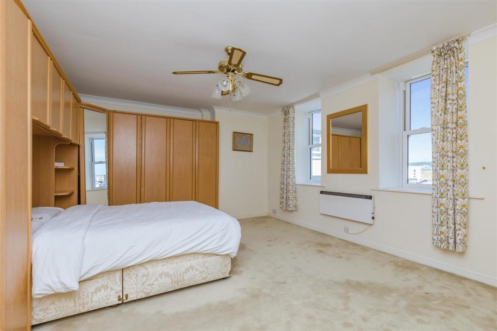 Metropole Court 4b-5.JPG