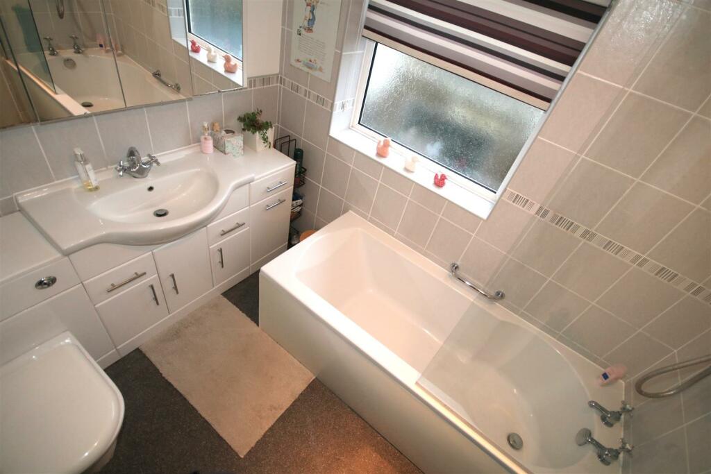 Family Bathroom.JPG
