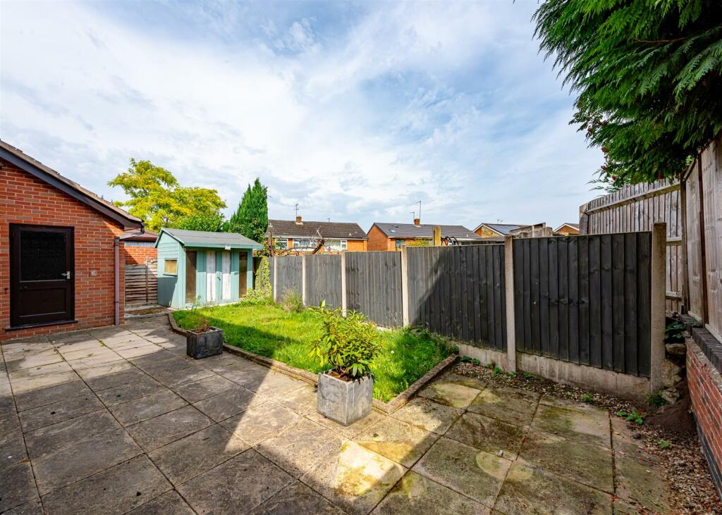 5 Sytch Lane-Garden 1.jpg