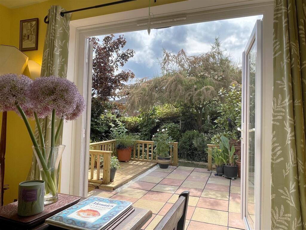 Dining outo Grd 1.JPG