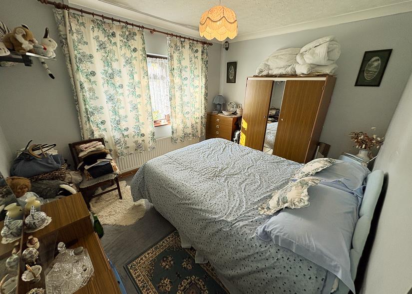 FRONT DOUBLE BEDROOM 2