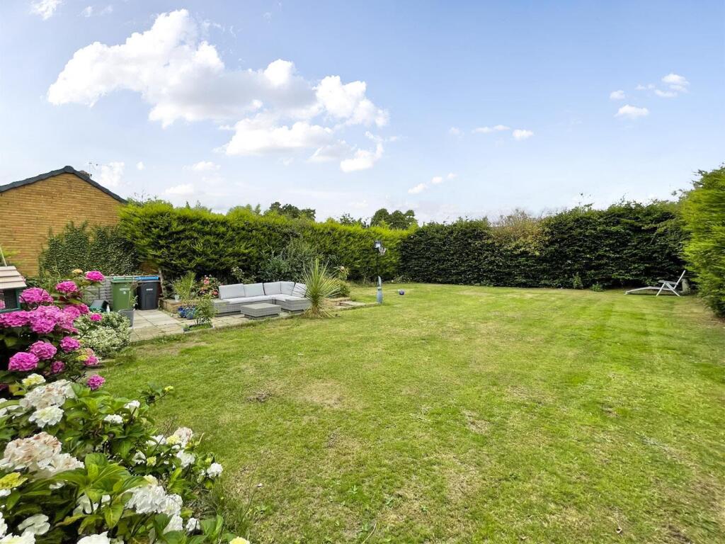 9018339-105863-133978294386945935-ae1e3e26-d467-fb