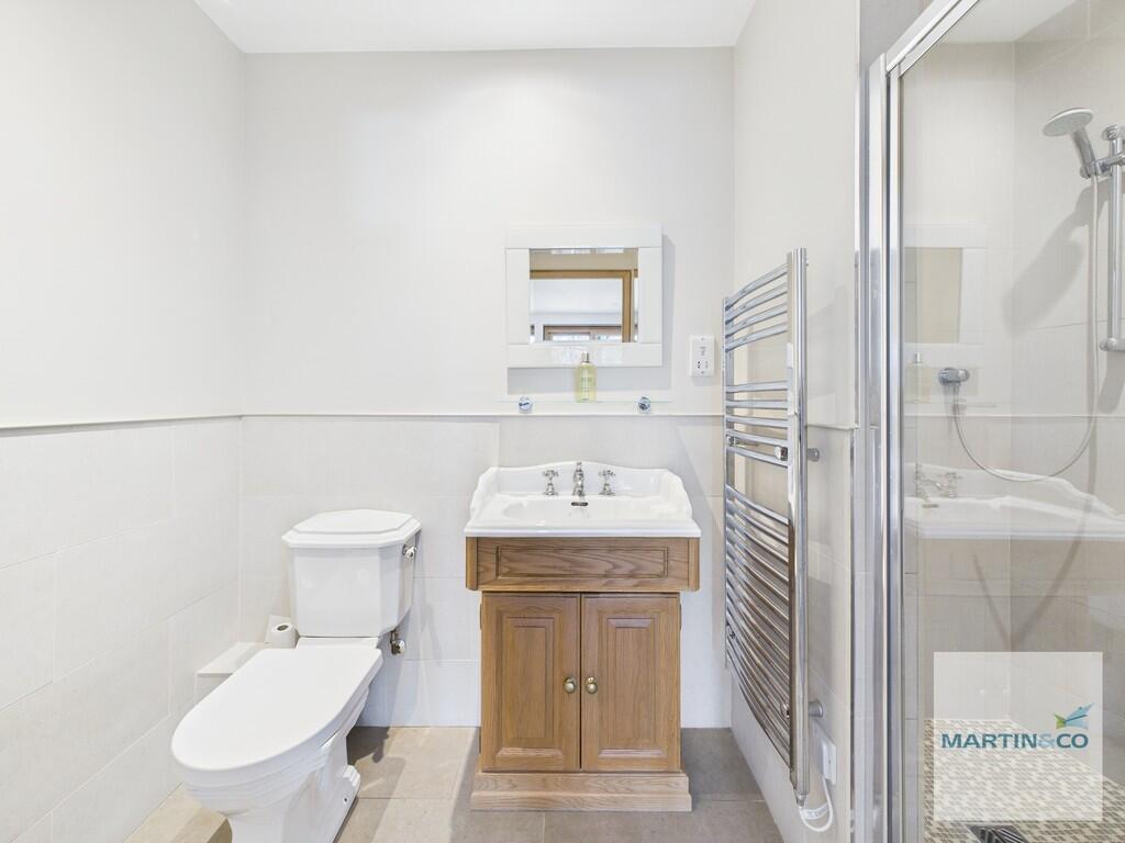 EN SUITE