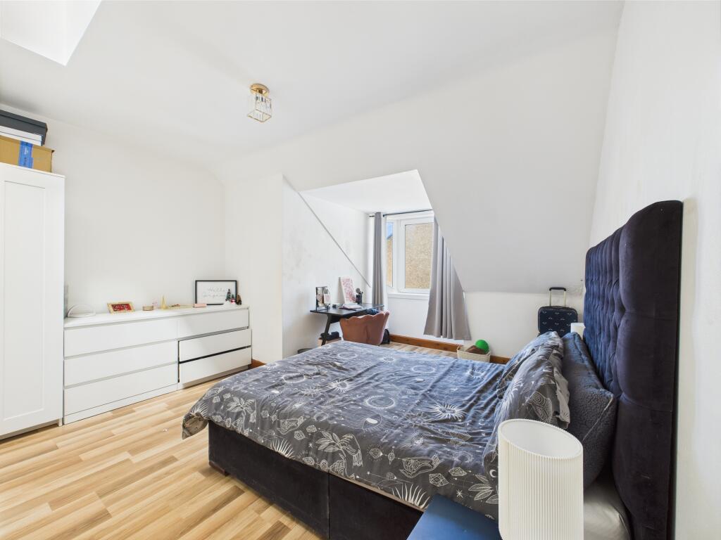 CAM03481G0-PR0101-STILL025