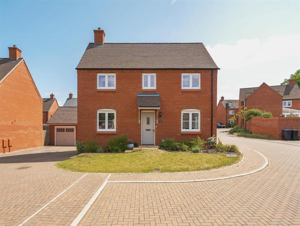 2 Tollgate Close, Towcester (5) cr.jpg