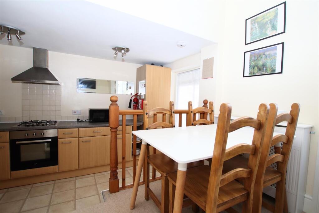 Dining room.jpg