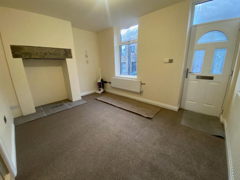 lounge 1.jpg