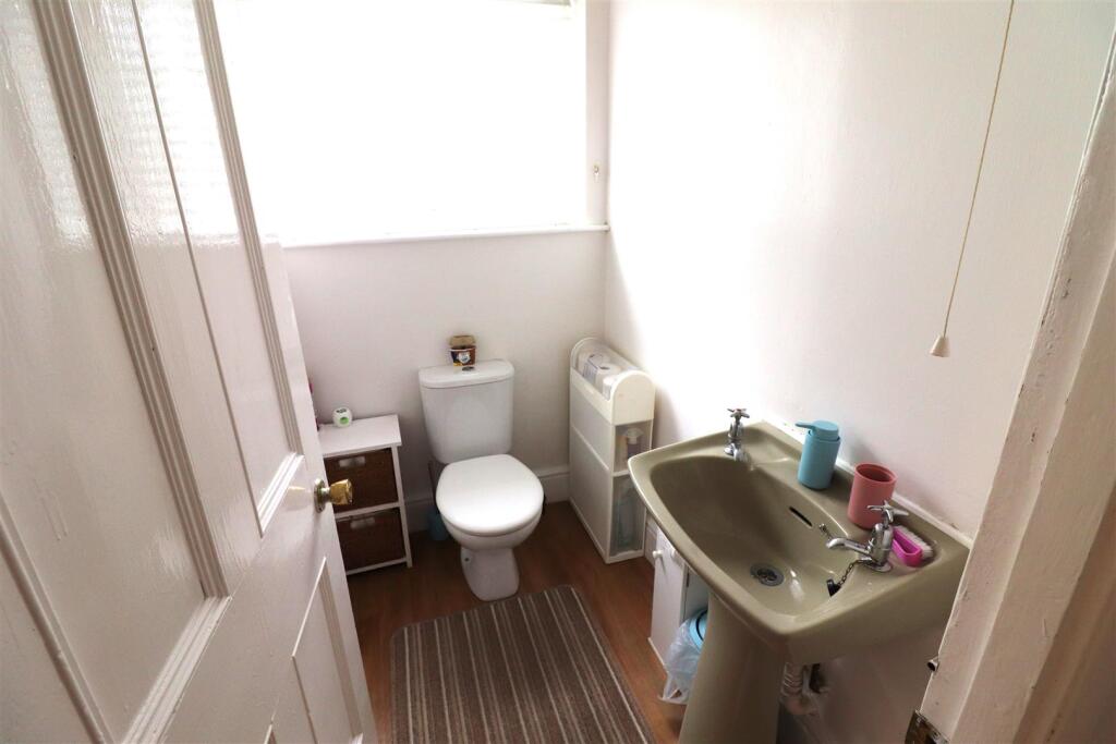 SEPARATE WC